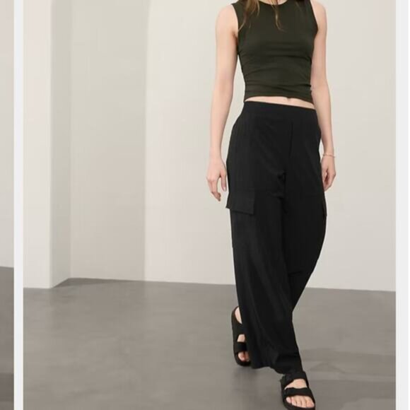 Athleta Brooklyn Heights High Rise Cargo Pant Size 6P - Picture 8 of 9